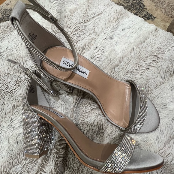 Steve Madden brand new rhinestone 9.5 block heel - Picture 1 of 16